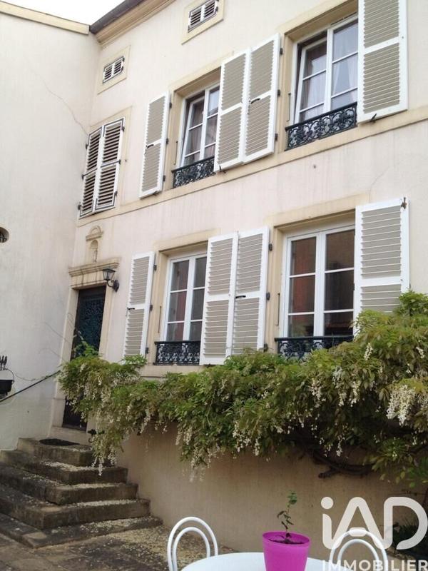 Maison - 247 m² - 7 pièces