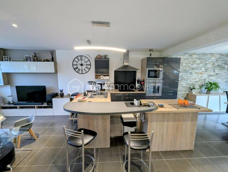 Maison - 94 m² - 4 pièces