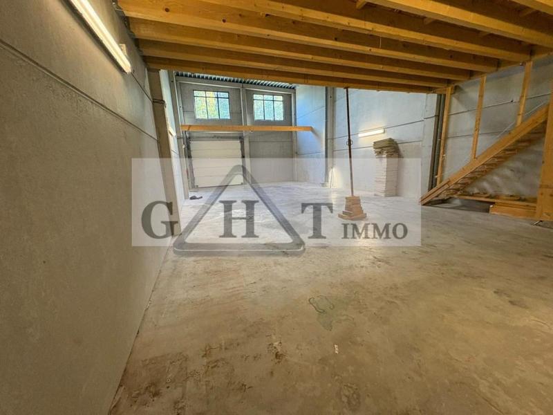 Entrepôt - 370 m²