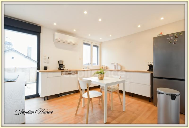 Maison - 156 m² - 8 pièces