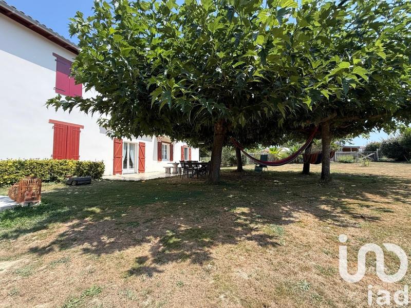 Maison de village - 385 m² - 14 pièces