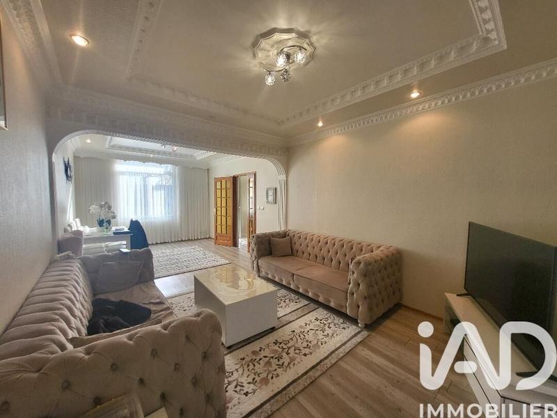 Maison - 180 m² - 5 pièces