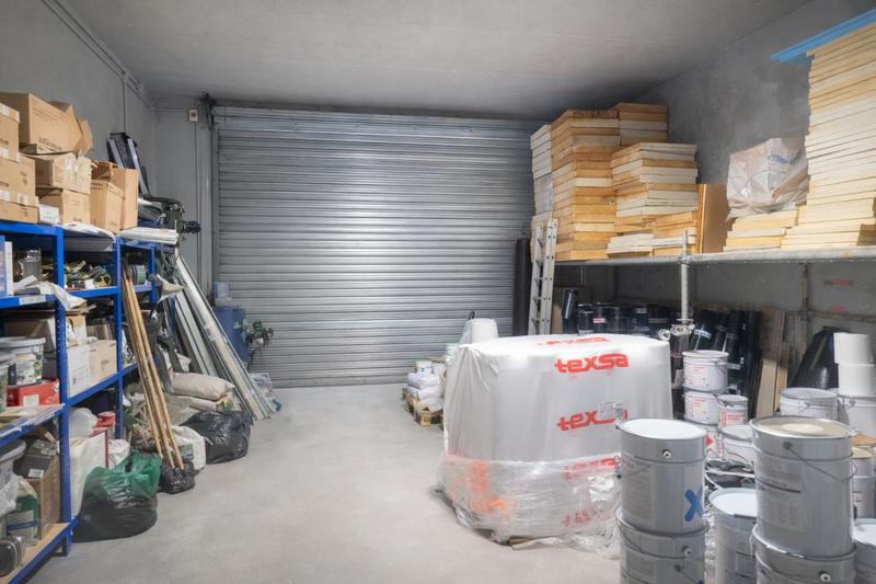 Entrepôt - 90 m² - 2 pièces