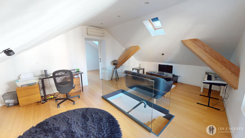 Maison - 138 m² - 5 pièces