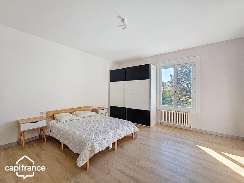 Maison - 449 m² - 18 pièces