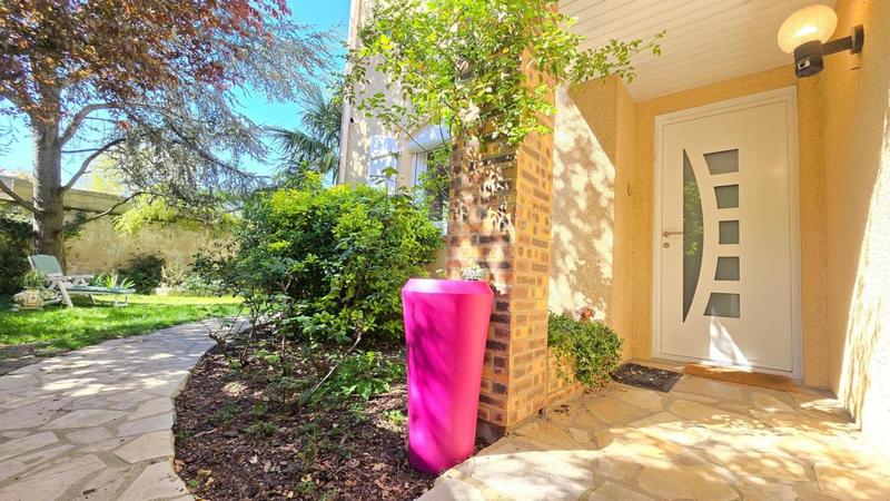 Maison traditionnelle - 163 m² - 7 pièces