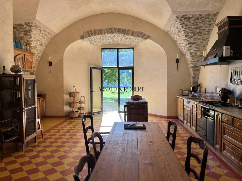 Maison ancienne - 473 m² - 9 pièces