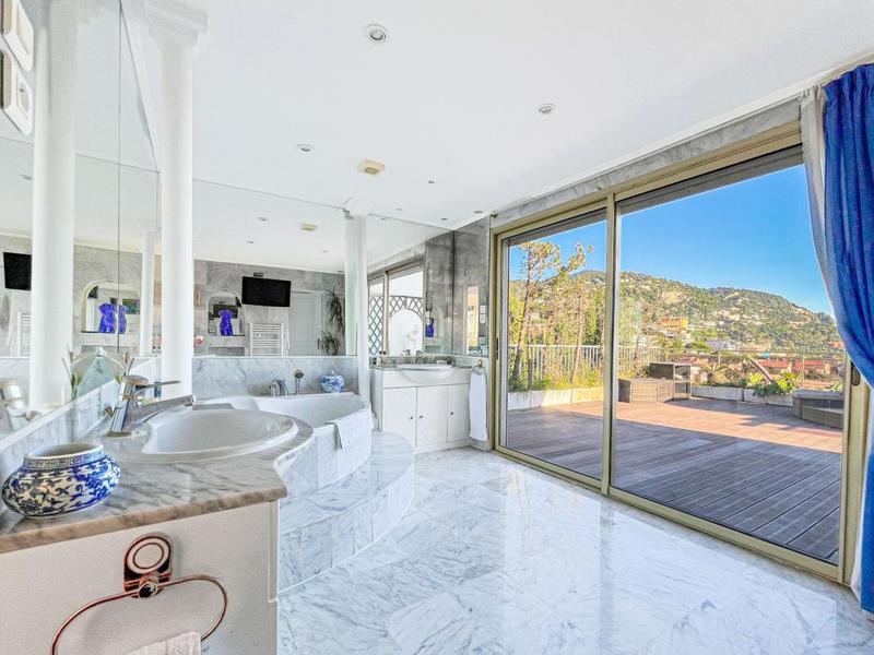 Villa - 272 m² - 6 pièces