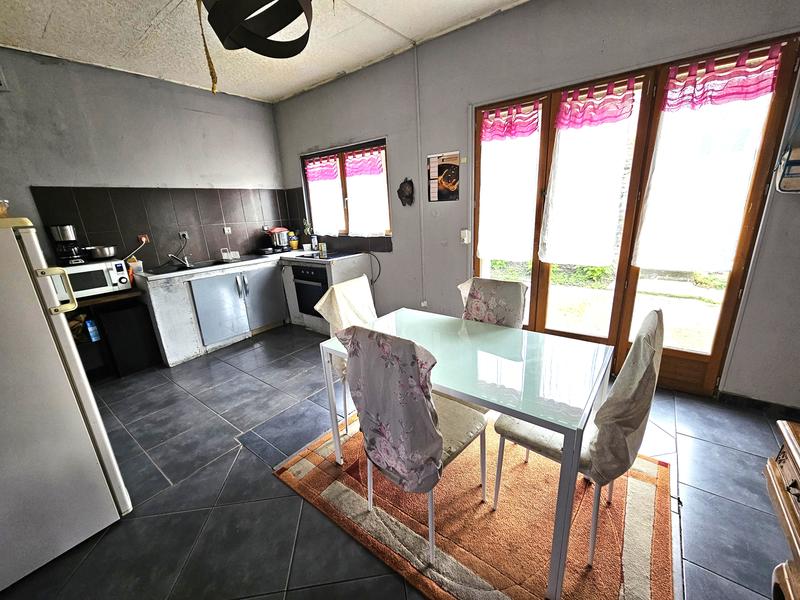 Maison - 180 m² - 6 pièces