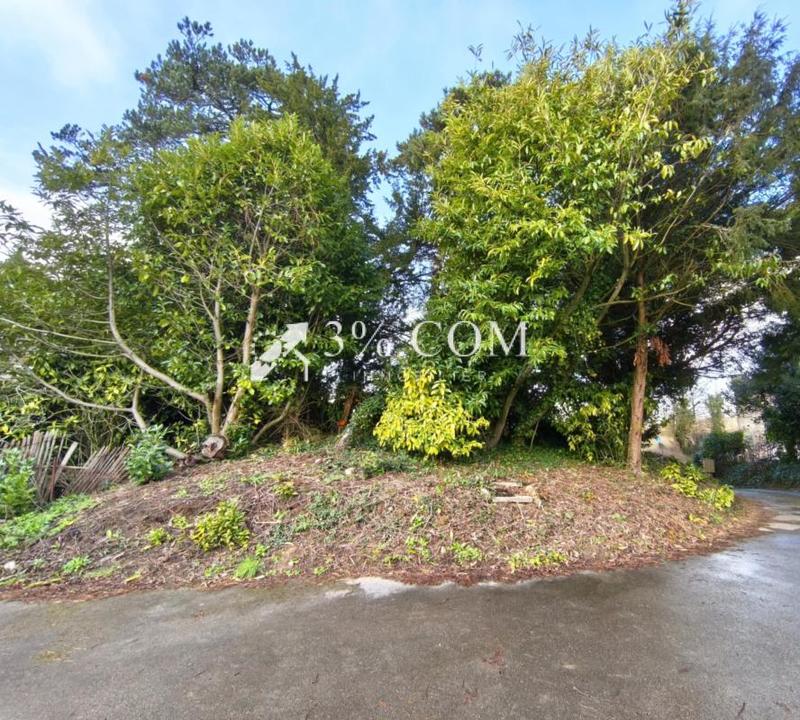 Terrain constructible - 998 m²