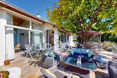 Maison - 195 m² - 7 pièces