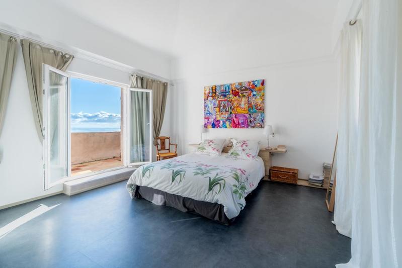 Maison - 210 m² - 7 pièces