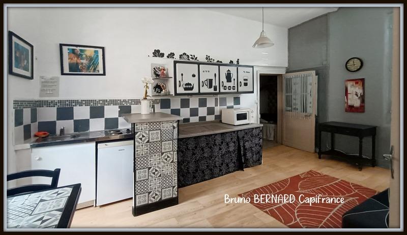 Maison - 733 m² - 23 pièces