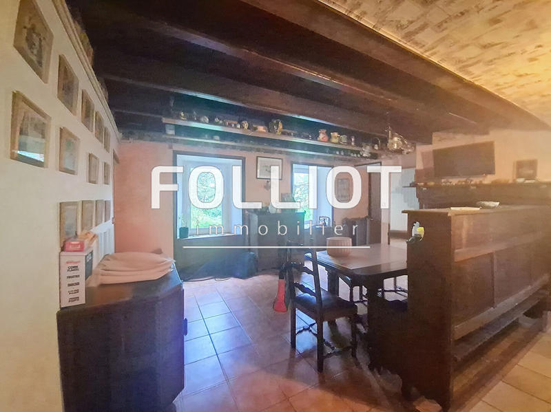 Maison - 247 m² - 9 pièces