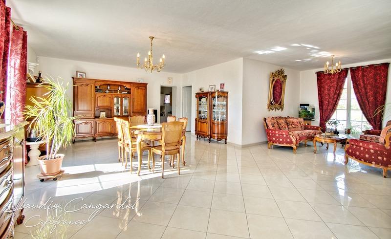 Maison - 257 m² - 8 pièces