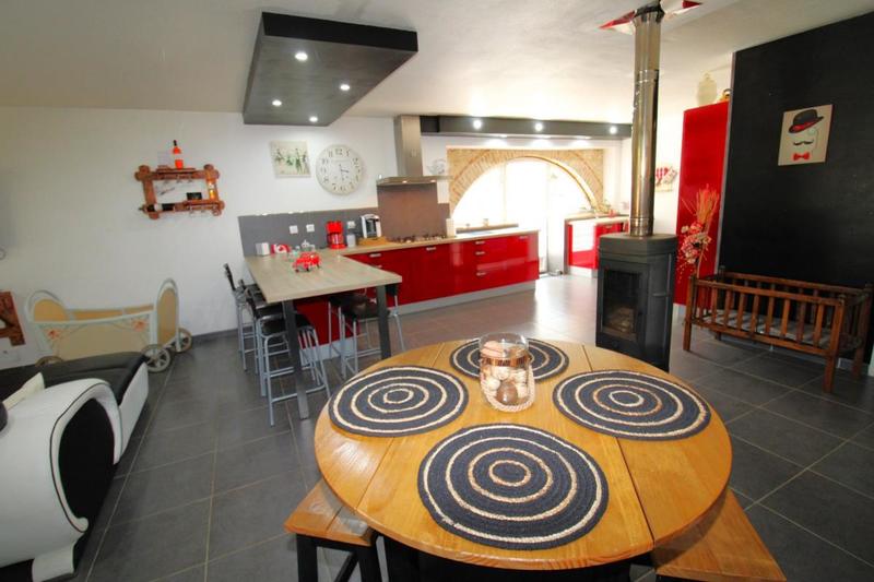 Propriété - 1 m² - 11 pièces