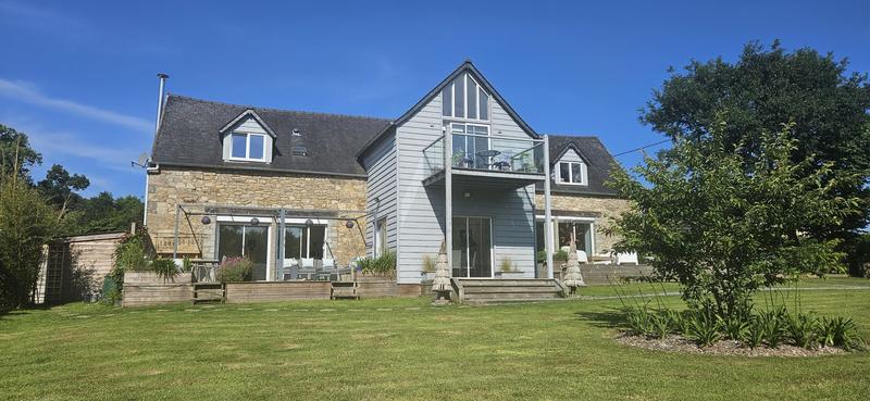 Maison - 220 m² - 5 pièces