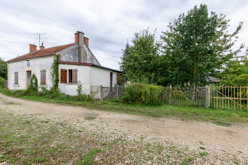 Maison - 95 m² - 5 pièces