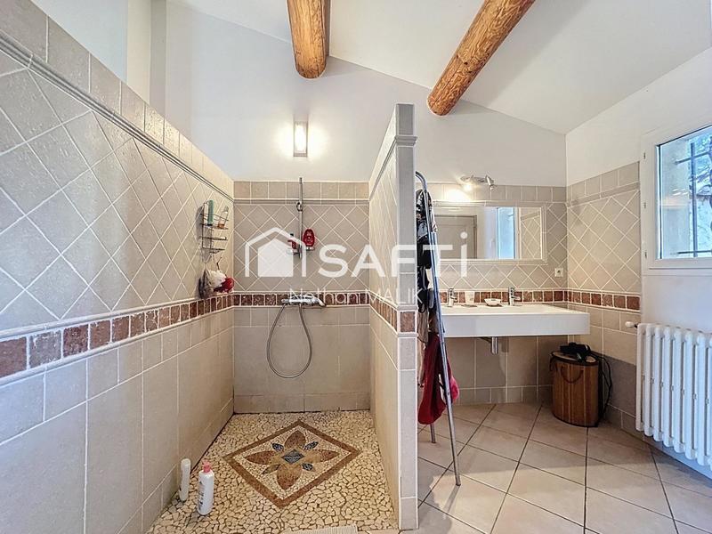 Maison - 180 m² - 5 pièces