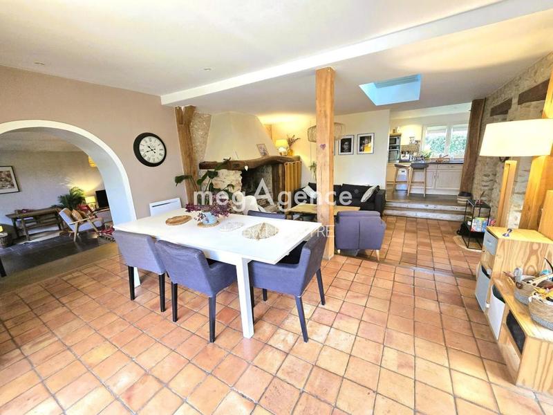 Maison - 176 m² - 6 pièces