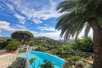 Maison - 250 m² - 10 pièces