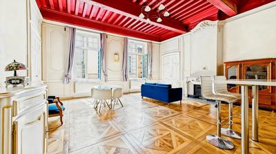 Appartement - 104 m² - 2 pièces