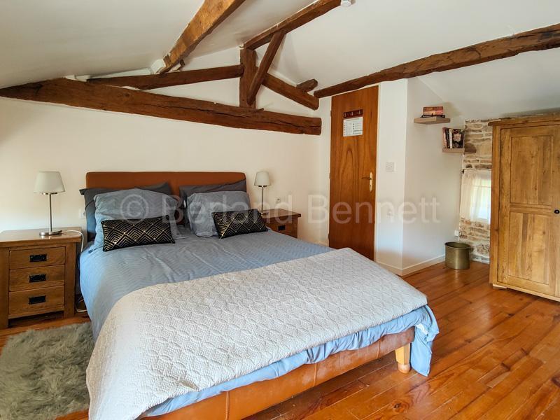 Maison en pierre - 211 m² - 9 pièces