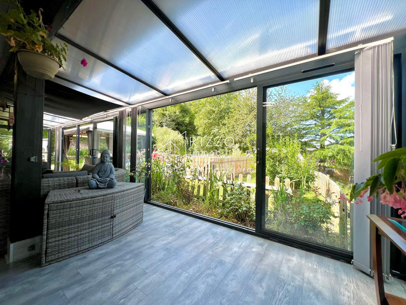 Maison - 180 m² - 6 pièces