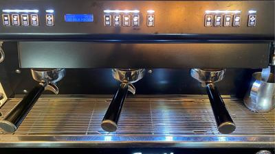 Fonds de commerce - Local d'activité / Entrepôt - 100 m²