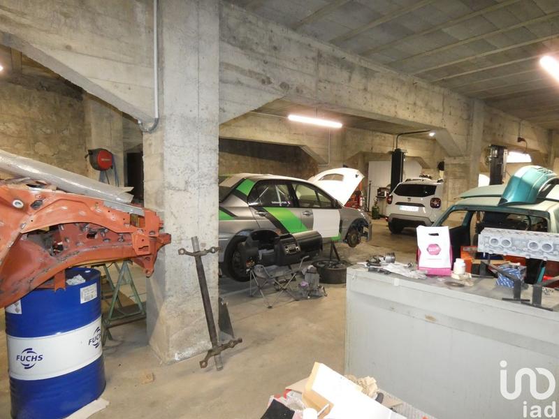 Local commercial - 684 m²