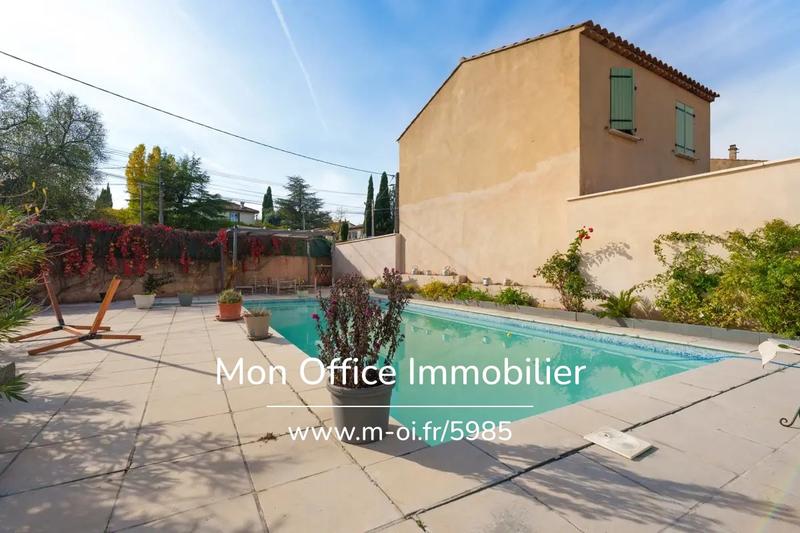 Maison - 210 m² - 6 pièces