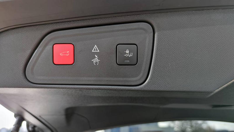 Peugeot 3008 II Hybrid4 300 e-Eat8 Gt