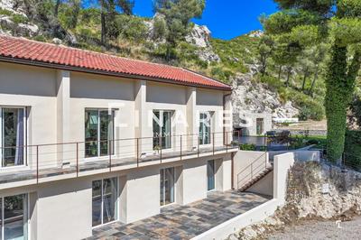 Maison - 239 m² - 6 pièces