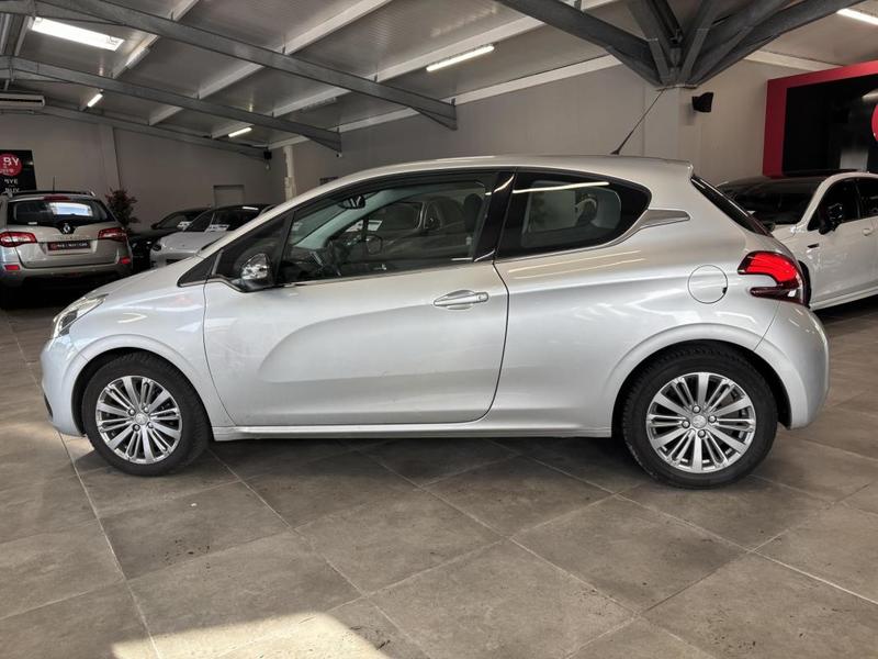 Peugeot 208 1.2i PureTech 12v - 82 Berline Allure Phase 2