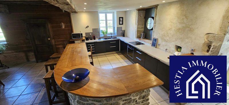 Maison ancienne - 381 m² - 8 pièces