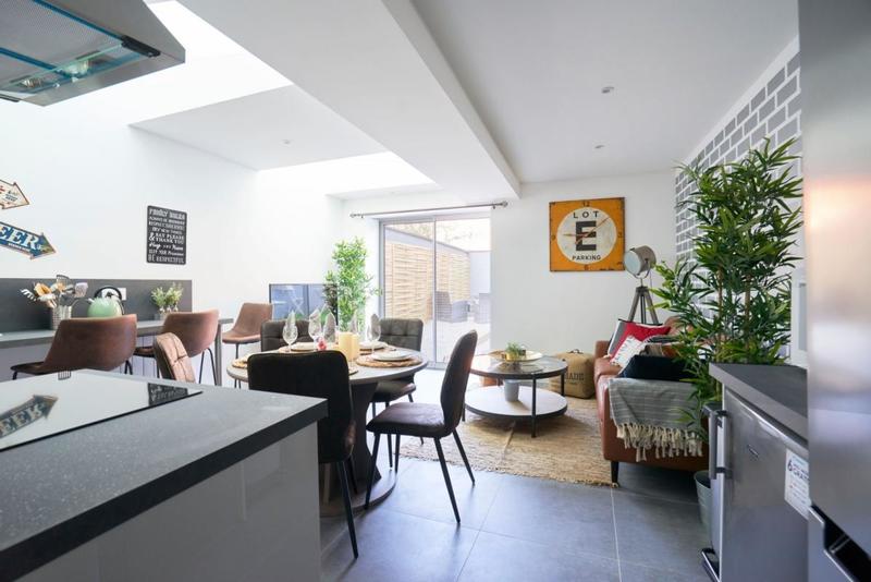 Maison - 88 m² - 6 pièces