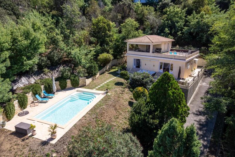 Maison - 150 m² - 5 pièces