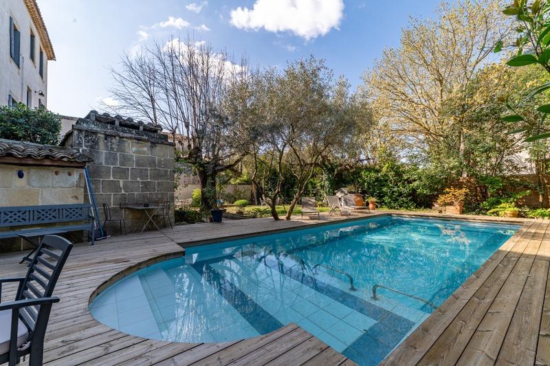 Maison - 465 m² - 15 pièces