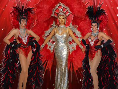 Dîner spectacle transformiste au Cabaret