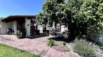 Maison - 210 m² - 6 pièces