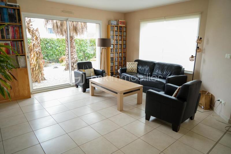 Maison - 230 m² - 9 pièces