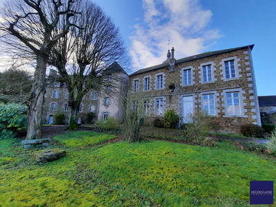 Maison - 2 260 m² - 65 pièces