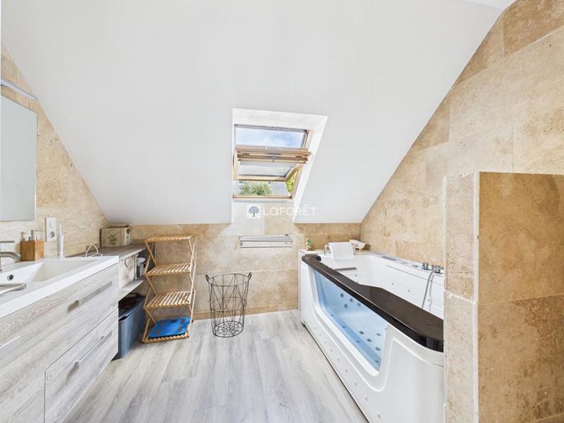 Maison - 153 m² - 7 pièces