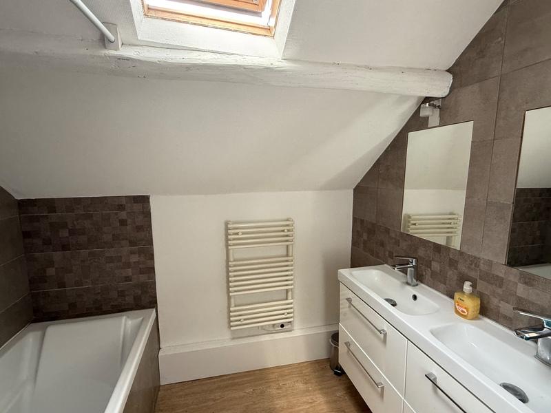 Maison - 183 m² - 7 pièces