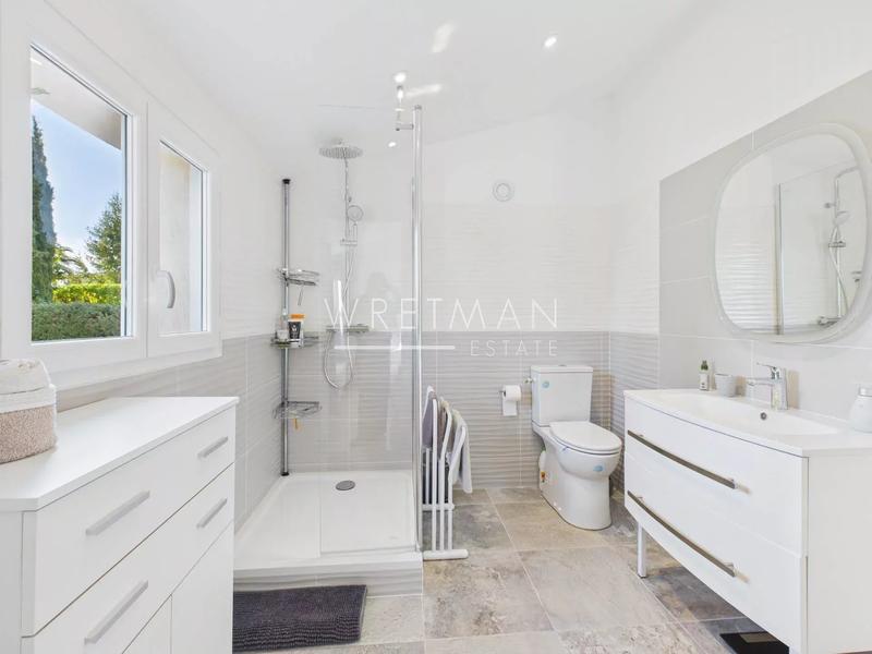 Villa - 167 m² - 7 pièces