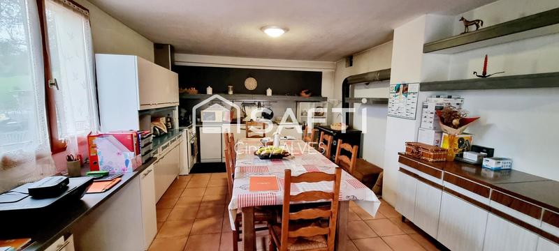 Maison - 310 m² - 9 pièces