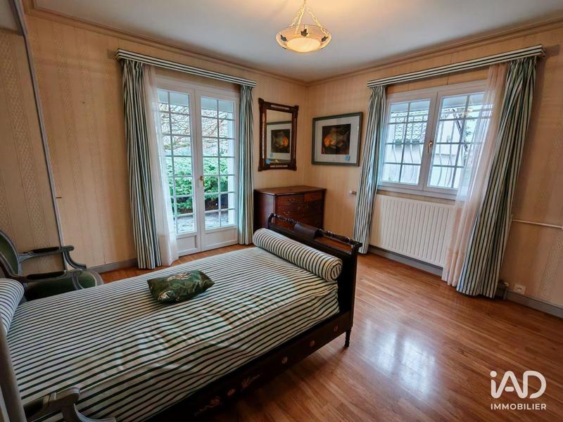 Maison - 209 m² - 6 pièces