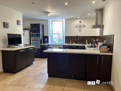 Maison - 220 m² - 5 pièces