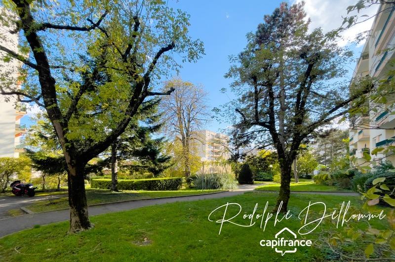 Appartement - 85 m² - 5 pièces