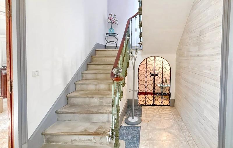 Maison - 213 m² - 7 pièces